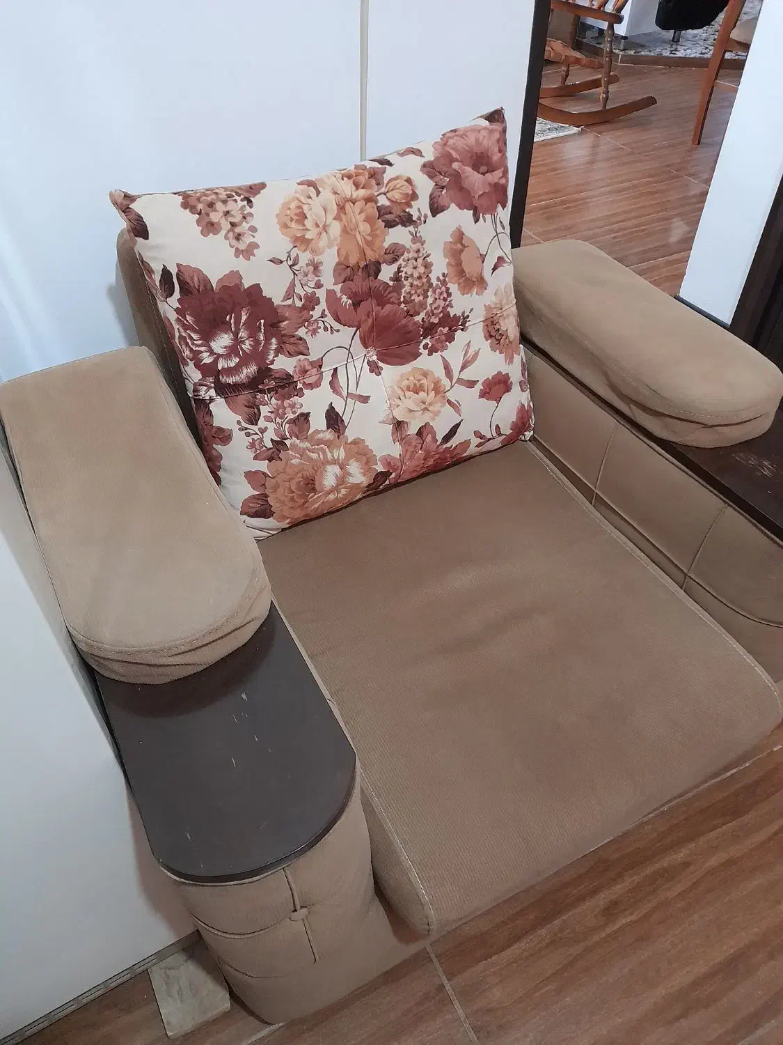 مبل راحتی هفت نفره|مبلمان خانگی و میز عسلی|شاهین‌شهر, عطار|دیوار