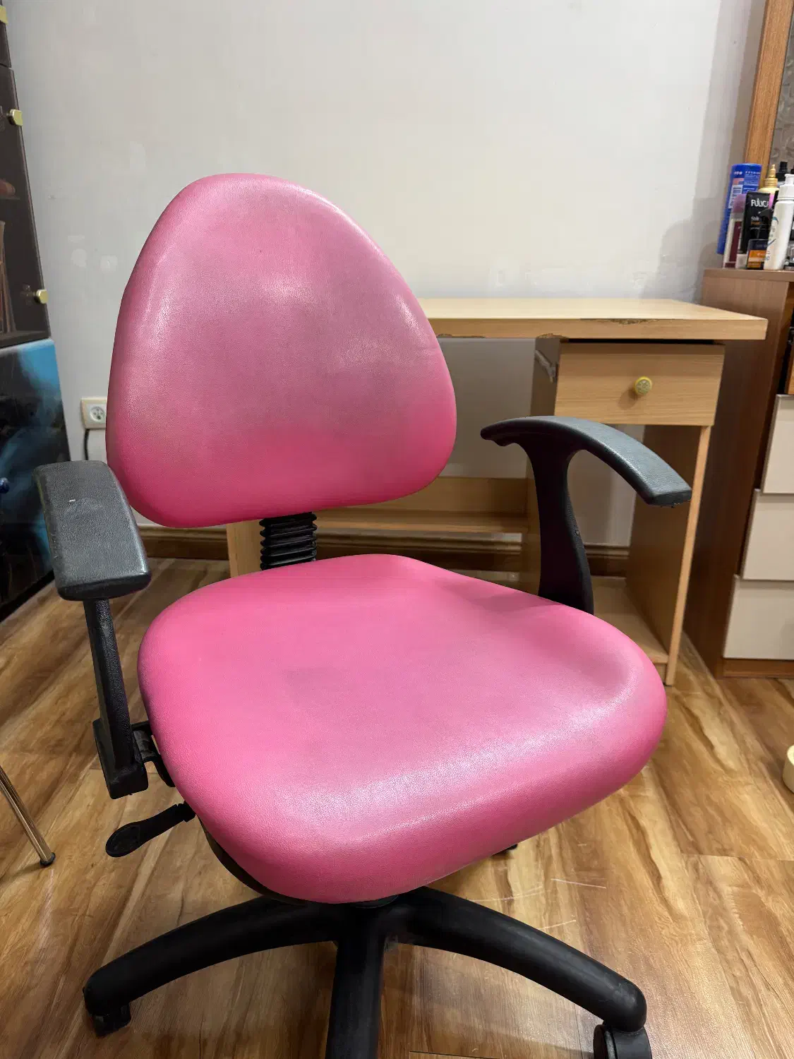 صندلی|صندلی و نیمکت|زاهدان, |دیوار