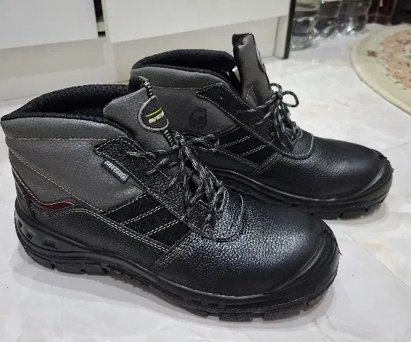 کفش کار نیم بوت با رویه چرم سایز ۴۶ و ۴۵|کیف، کفش، کمربند|تهران, شهمیرزادی|دیوار