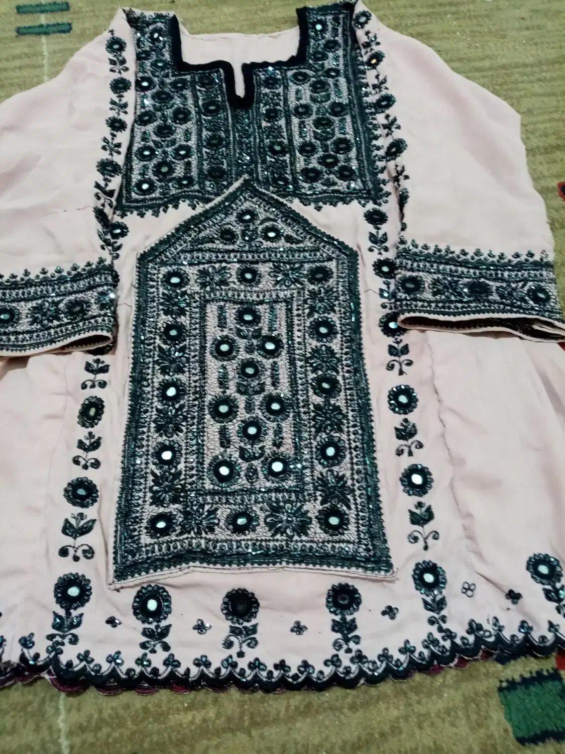 لباس گلدوزی|کفش و لباس بچه|زاهدان, |دیوار