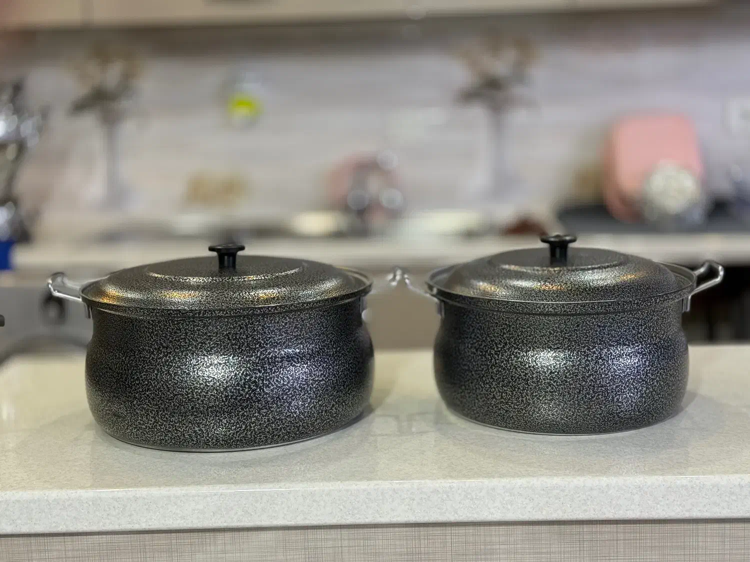 قابلمه|ظروف پخت‌وپز|سنندج, |دیوار