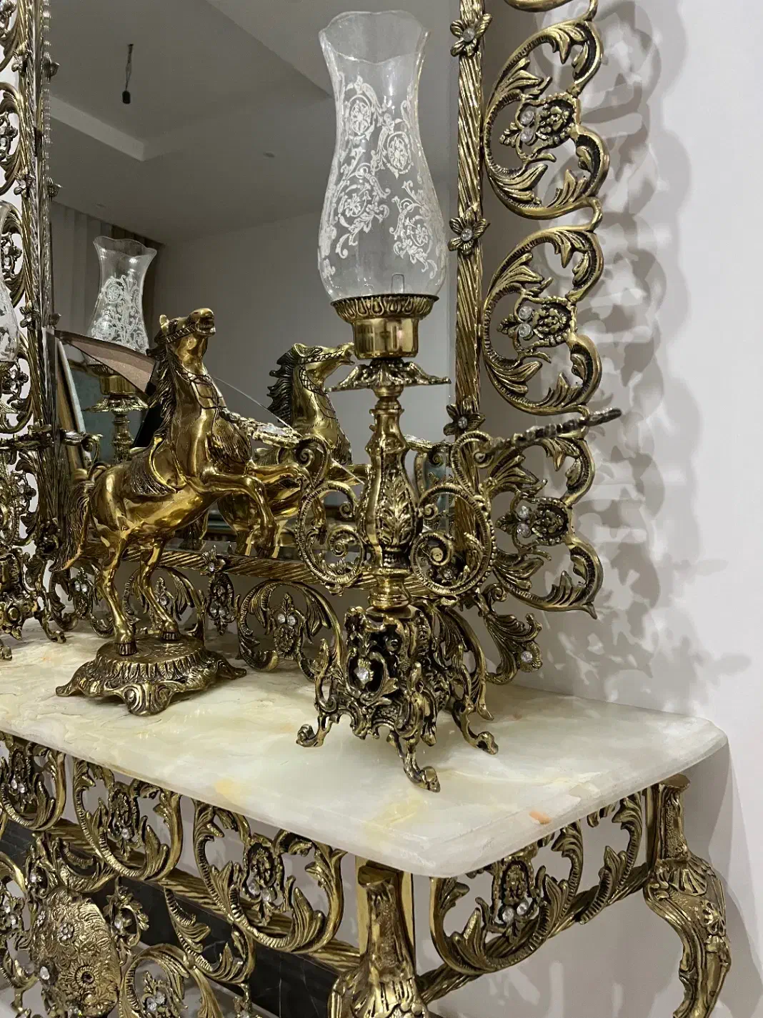 اینه برنج|آینه|آفتاب, |دیوار