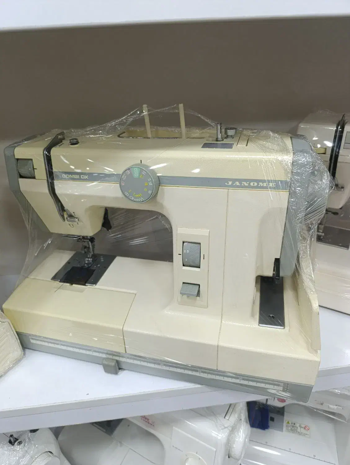 چرخ دو کله اقتصادی معروف ژانومه|چرخ خیاطی و ریسندگی|شیراز, زند|دیوار