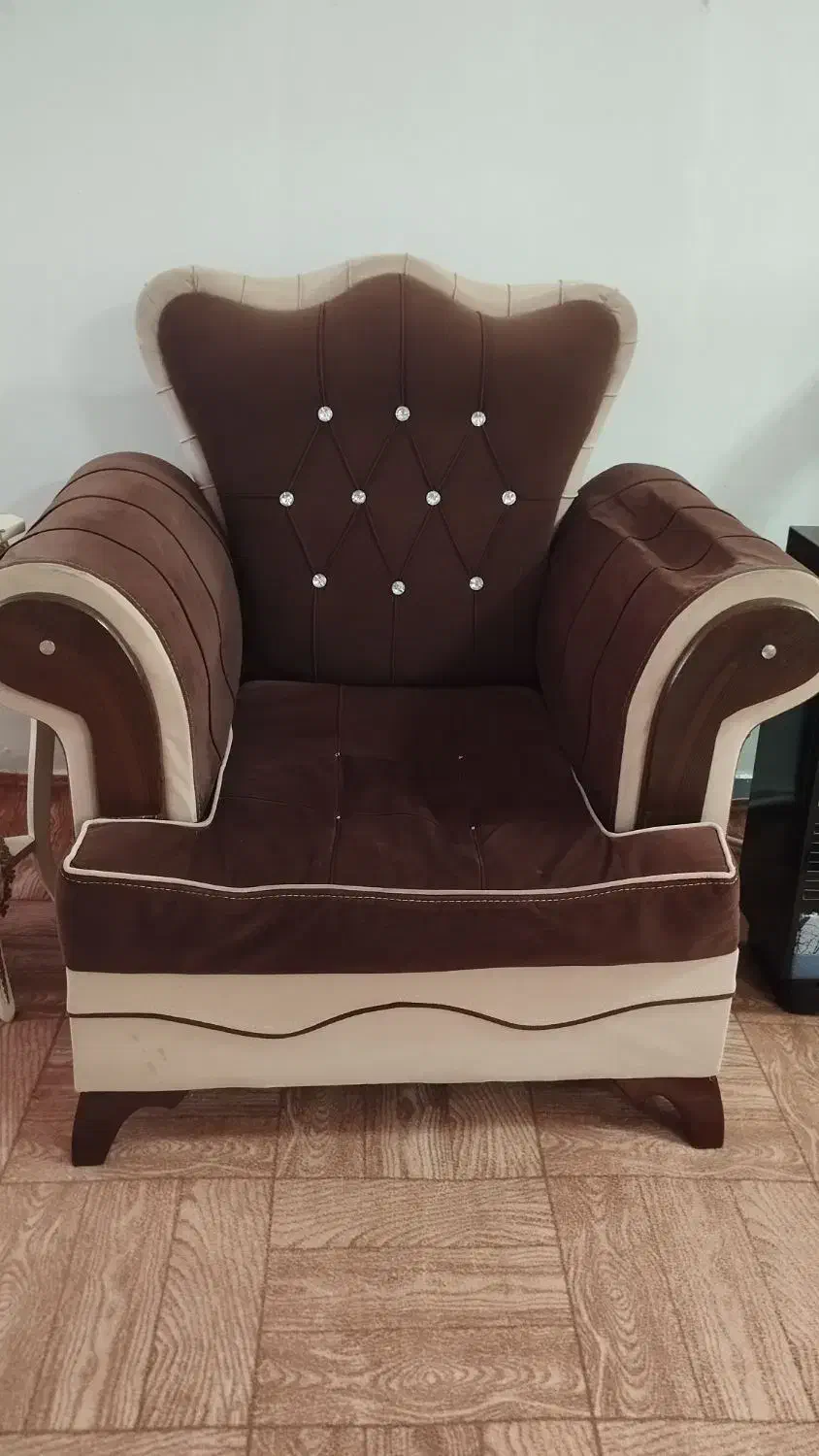 فروش مبل هشت نفر همراه با میز عسلی|مبلمان خانگی و میز عسلی|مشگین شهر, |دیوار