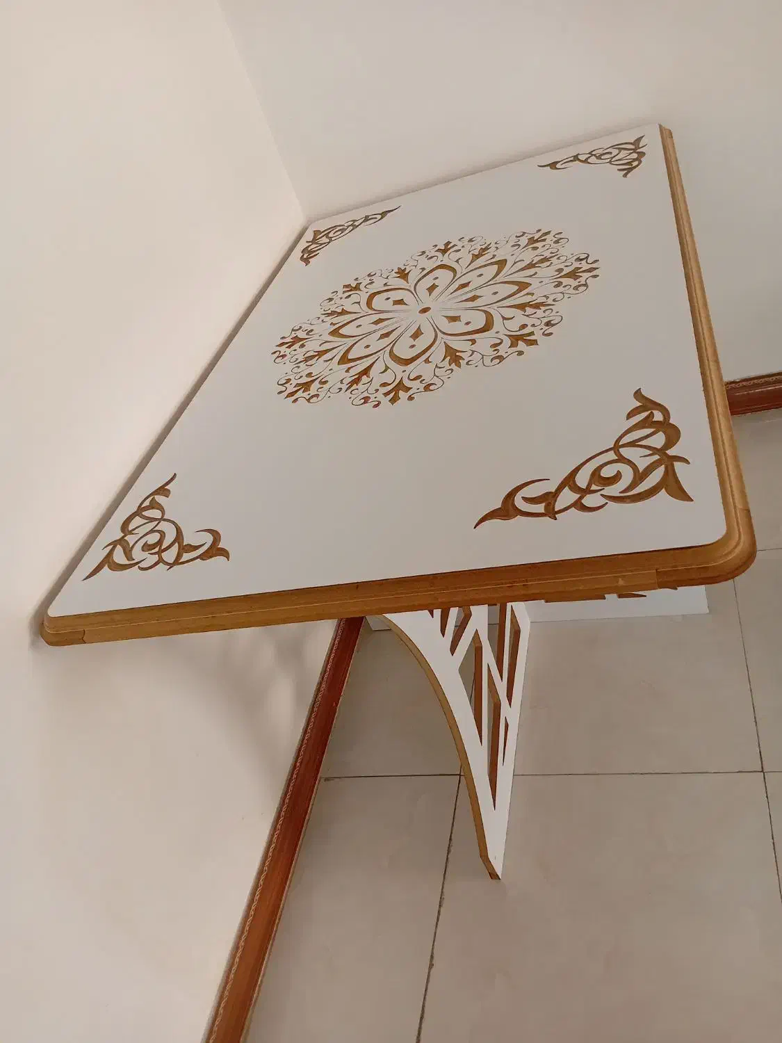 میز|میز و صندلی غذاخوری|قوچان, |دیوار