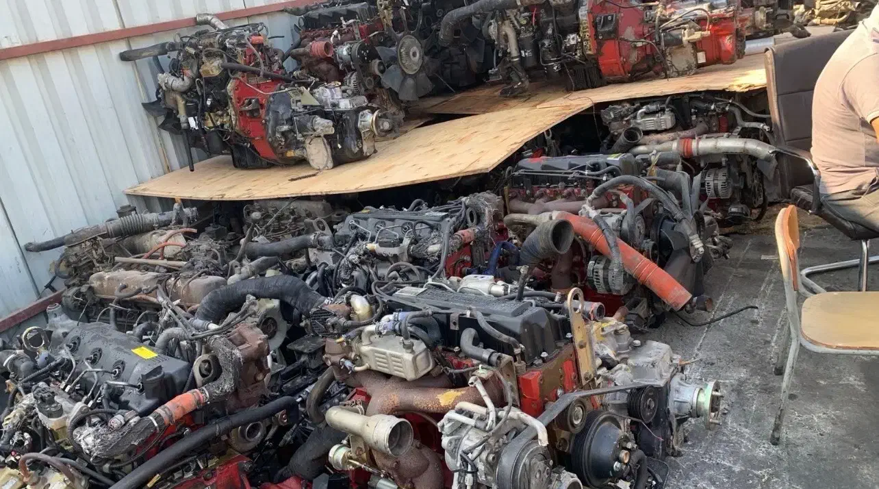 موتور کومنز دیزلی چهار سیلندر|قطعات یدکی و لوازم جانبی|بندر گناوه, |دیوار