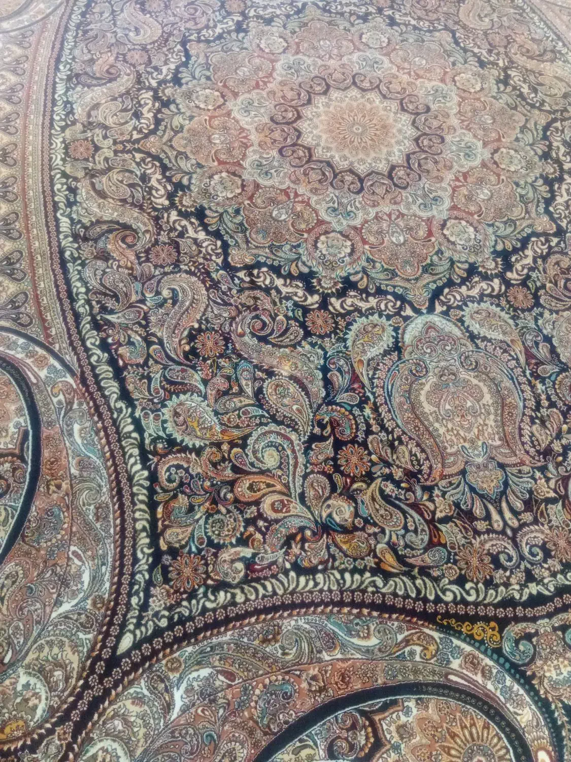 میدان‌بهاران|فرش|قدس, شهر‌قدس|دیوار