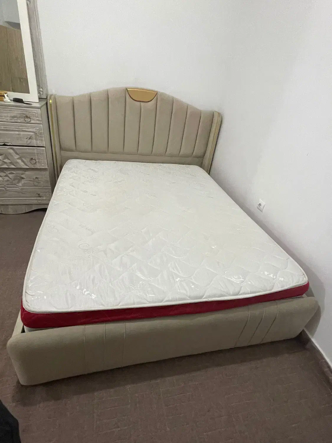 تخت خواب دو نفره|تخت و سرویس خواب|قدس, شهرقدس|دیوار