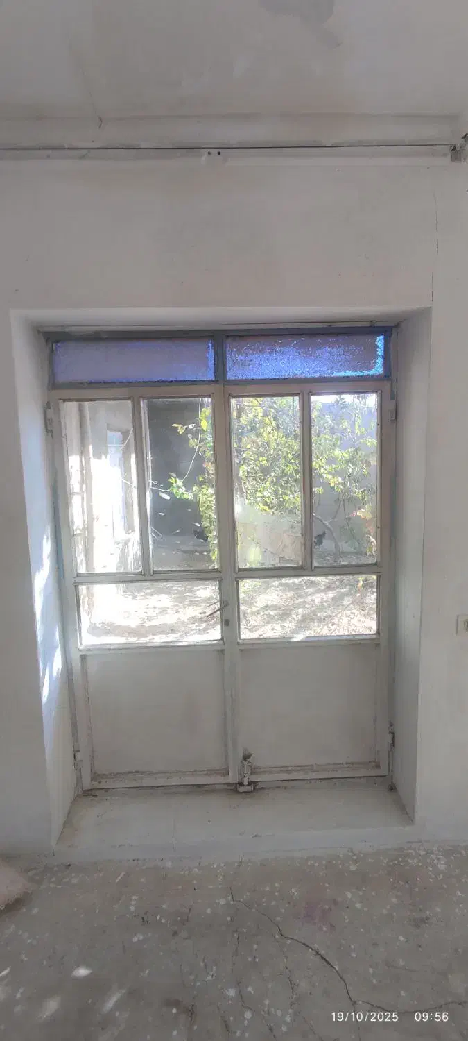 در وپنجره آهنی در حد|مصالح و تجهیزات ساختمان|کبودرآهنگ, |دیوار