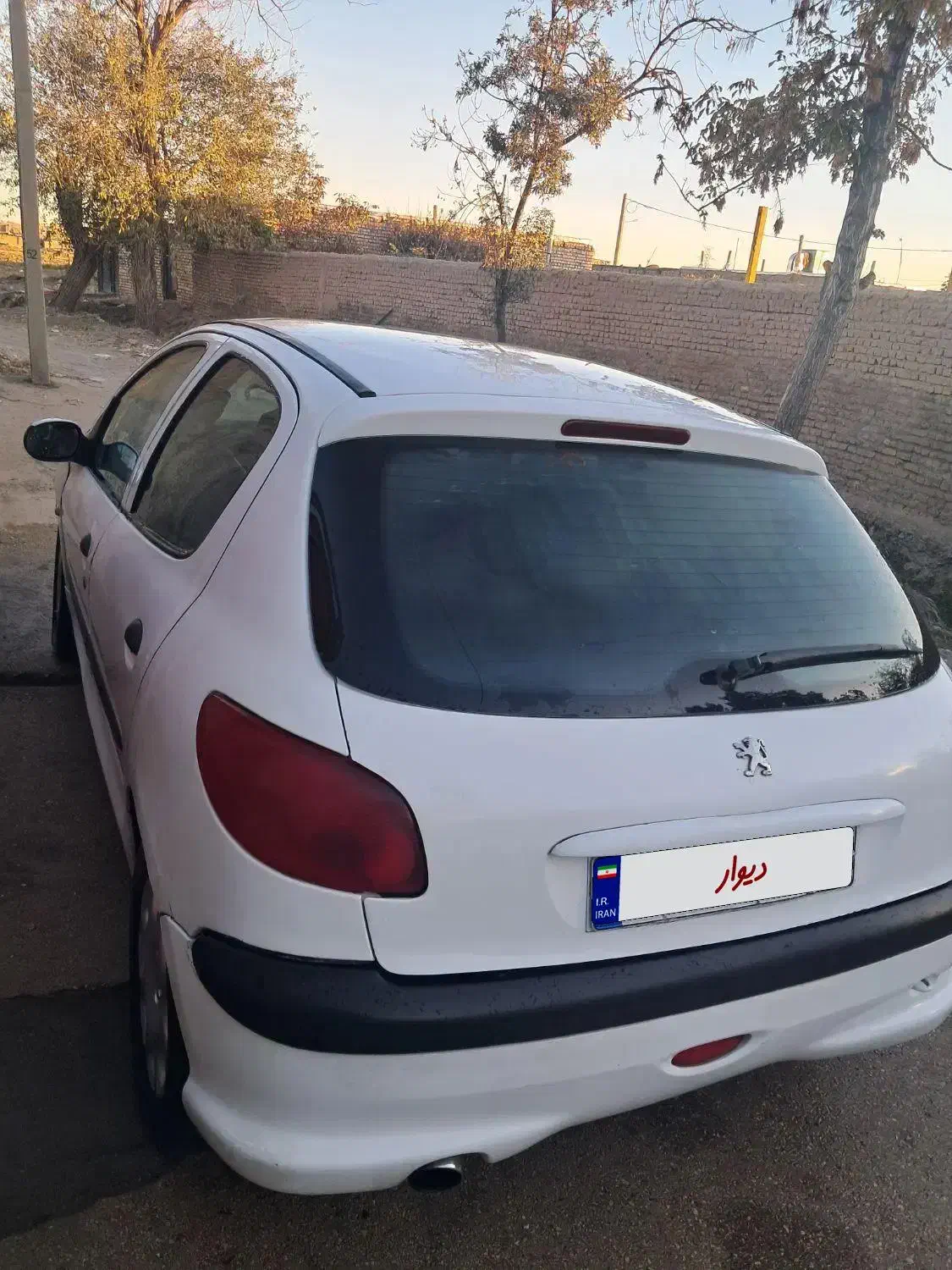 پژو۲۰۶سفیدمدل۸۷|خودرو سواری و وانت|نیشابور, فردوسی جنوبی|دیوار