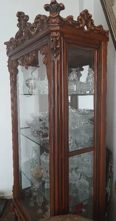 ویترین سایز بزرگ تاج دار|بوفه، ویترین، کنسول|رشت, فرزانه|دیوار