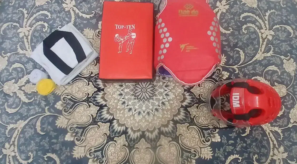 لوازم تکواندودرحدنوسالم قیمت۲۵۰۰۰۰۰تومان|تجهیزات ورزشی|تاکستان, |دیوار