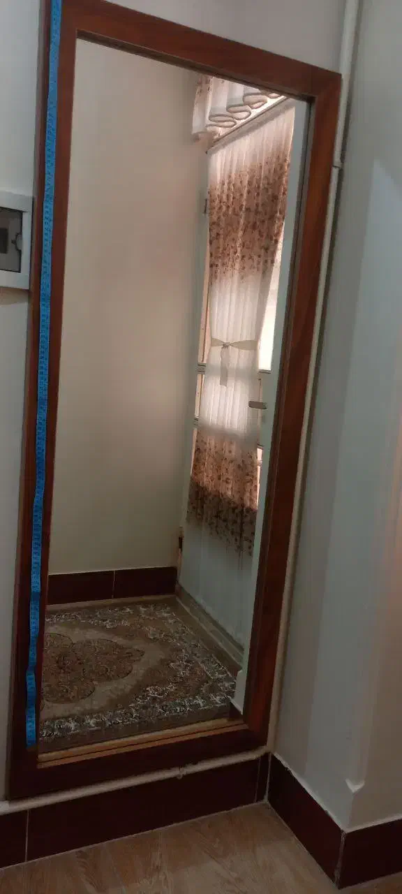 آینه قدی با قاب چوبی|آینه|میانه, |دیوار