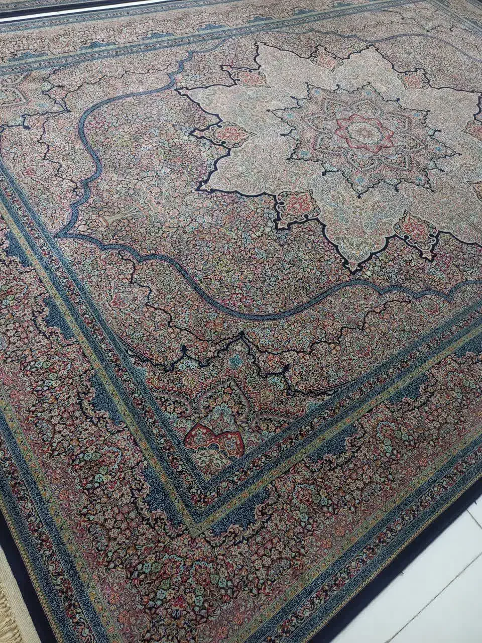 جفت فرش ۹متری ۱۲۰۰شانه ۳۶۰۰تراکم خاطره کاشان|فرش|کرج, کمال‌شهر|دیوار