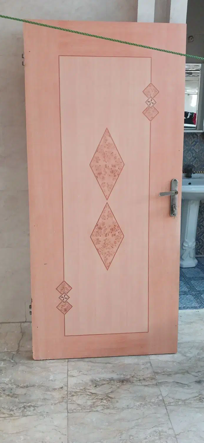 درب چوبی همراه قفل وکلید درحدنو|مصالح و تجهیزات ساختمان|اهواز, شهرک رزمندگان|دیوار