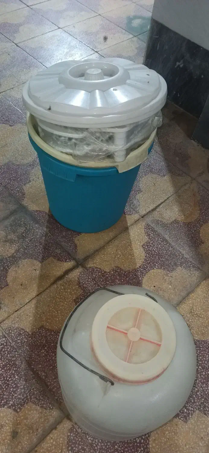 سطل|ظروف نگهدارنده، پلاستیکی، یک‌بارمصرف|امیدیه, |دیوار