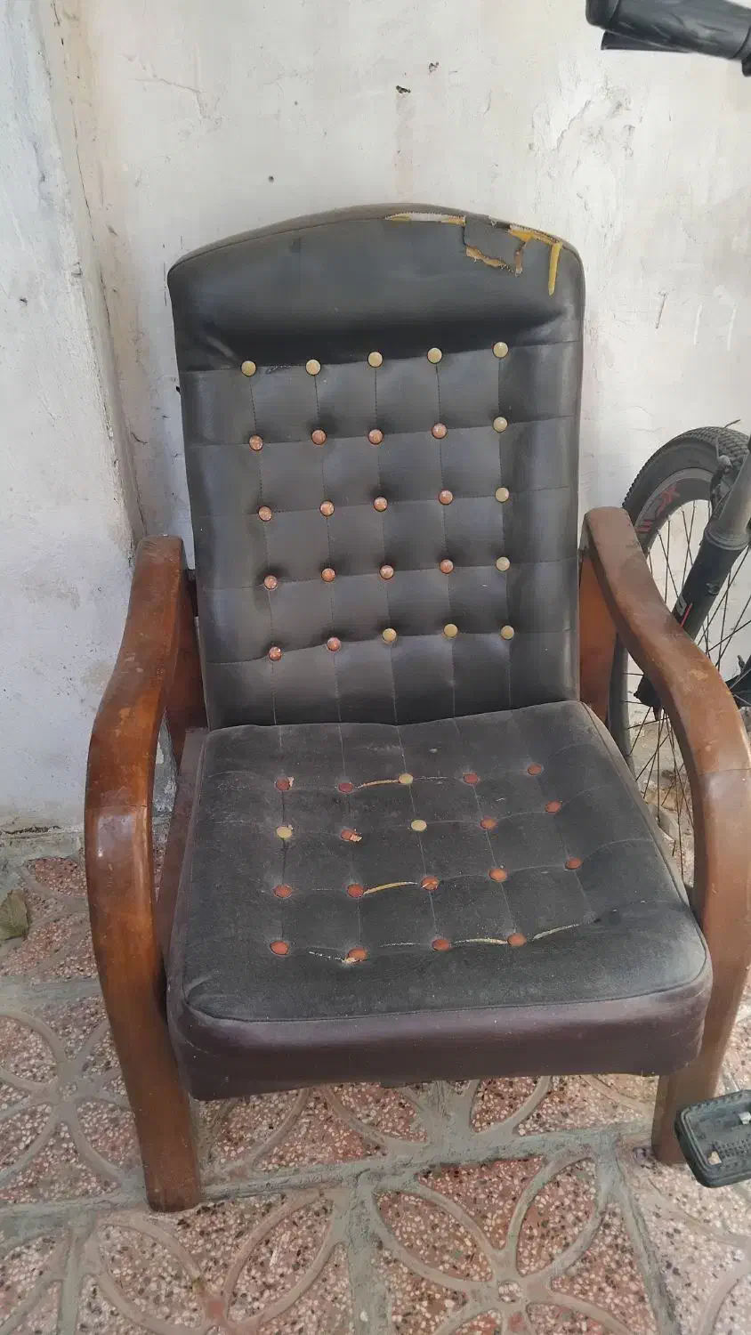 صندلی|صندلی و نیمکت|اراک, |دیوار