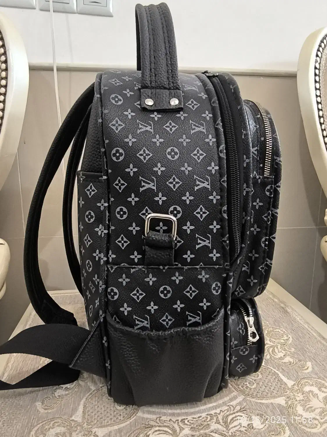 کیف چرم دست دوز|کیف، کفش، کمربند|کاشان, میدانگاه آقا|دیوار