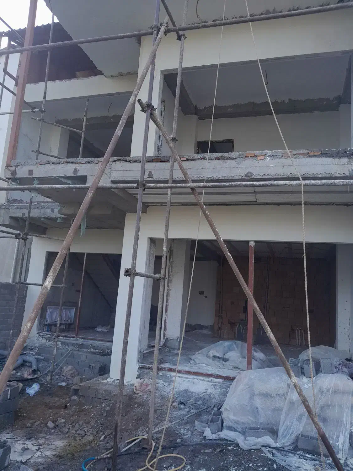 سلام‌کارهای‌بنای ‌درختمته شما‌عزیزان هستم|خدمات پیشه و مهارت|پل سفید, |دیوار