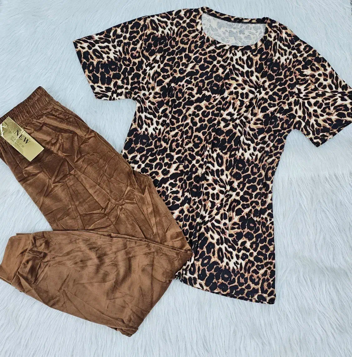 ست خانگی روز مادر بلوز شلوار مخمل دورس|لباس|قم, مهدیه|دیوار