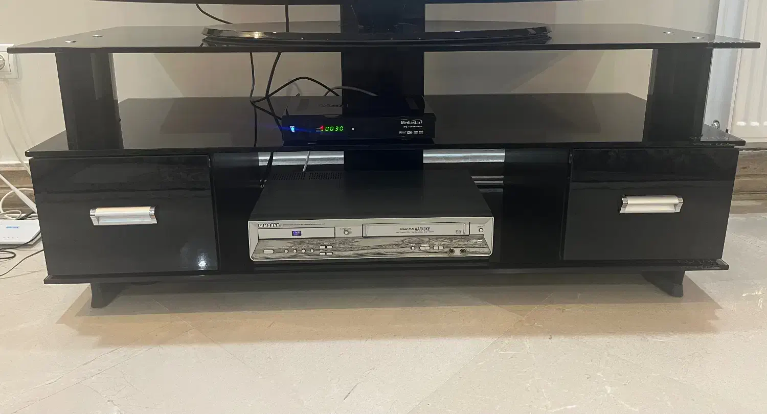 میز تلویزیون مشکی شیشه ای|میز تلویزیون|تهران, فدک|دیوار