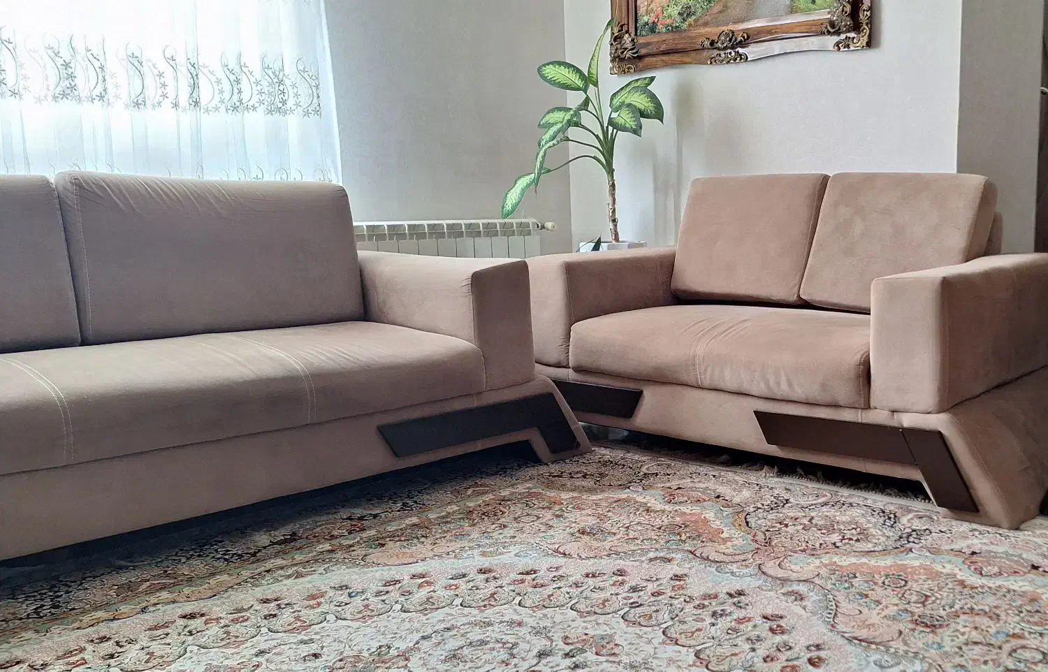 فروش فوری مبل ۵نفره با ۲عدد میز عسلی|مبلمان خانگی و میز عسلی|رشت, امین الضرب|دیوار