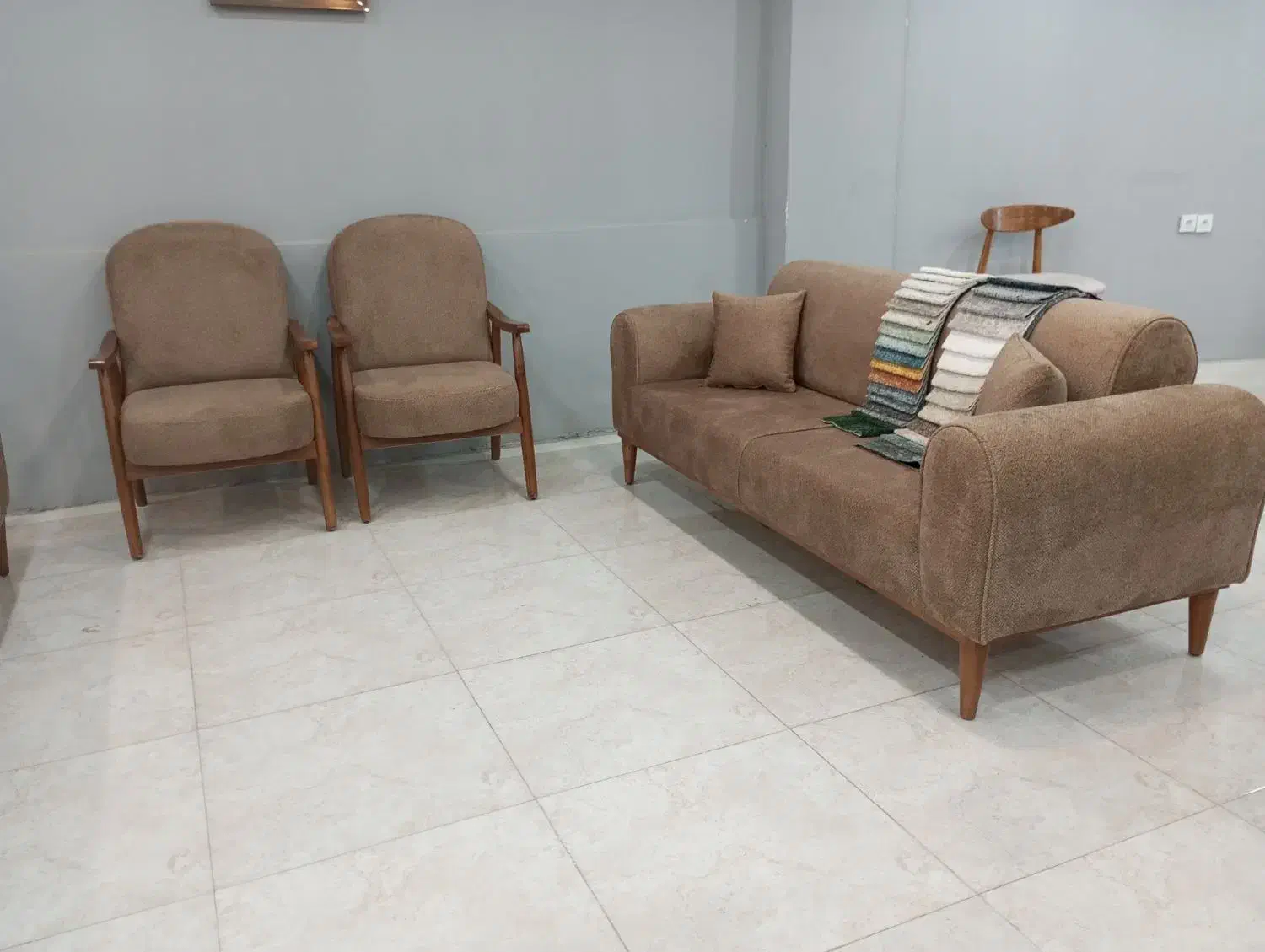 تولیدی و تعمیرات مبل گونش|مبلمان خانگی و میز عسلی|آق قلا, |دیوار