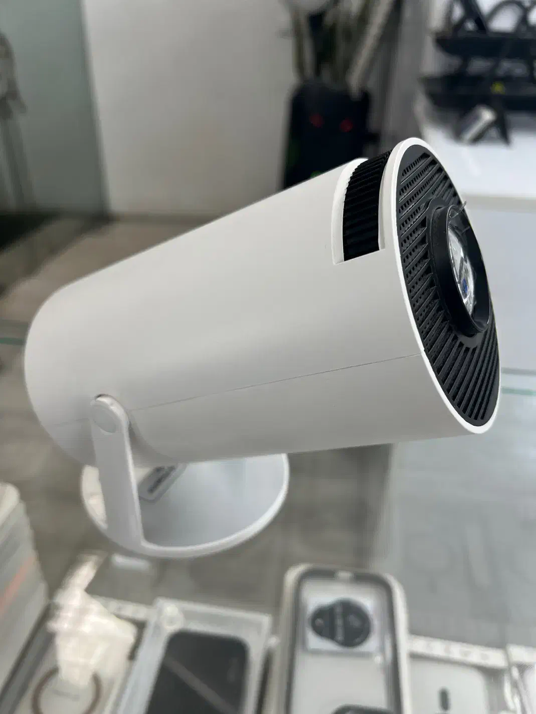 پروژکتور خانگی 4k|تلویزیون و پروژکتور|اصفهان, شاهزید|دیوار