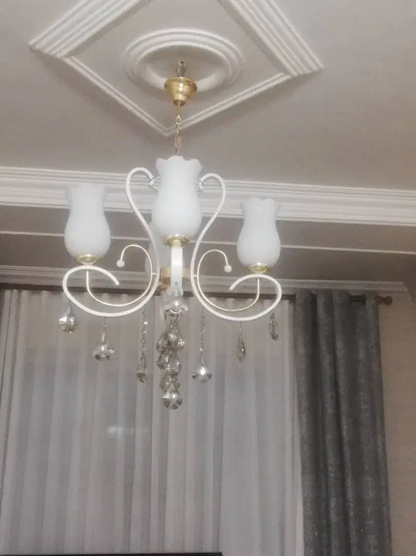 لوستر چوبی سفید|لوستر و چراغ آویز|اسلام‌شهر, مسکن مهر اسلاشهر (شهرک امام خمینی)|دیوار