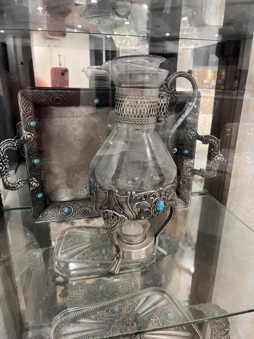 بوفه همراه با ظروف ۳۰۰۰۰۰۰|بوفه، ویترین، کنسول|اهواز, آریاشهر|دیوار