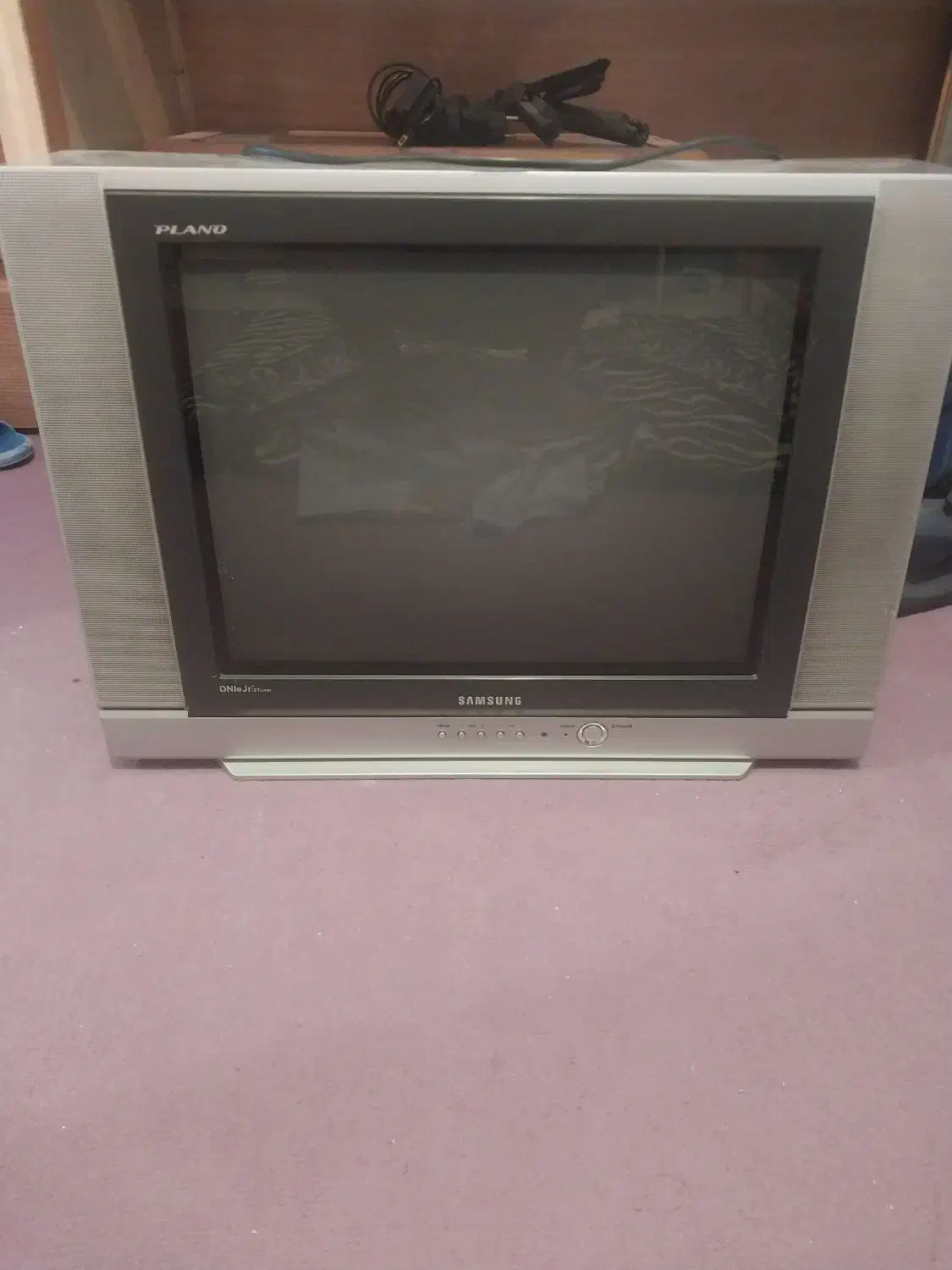 دو عدد تلوزیون سامسونگ نقره ای سالم|تلویزیون و پروژکتور|قزوین, |دیوار