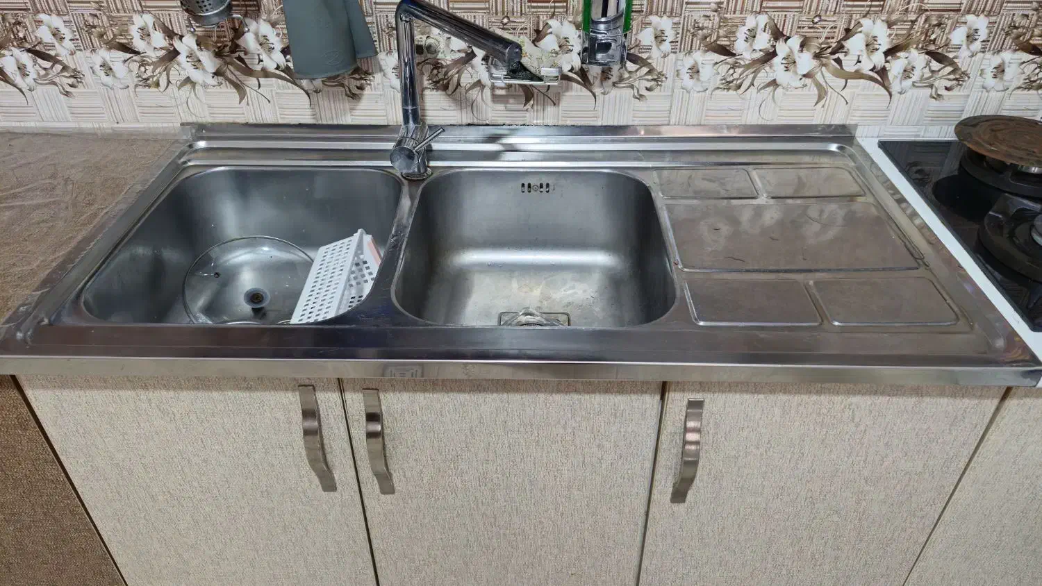 تعدادی کابینت به همراه هود و سینک|اجاق گاز و لوازم برقی پختوپز|تاکستان, |دیوار