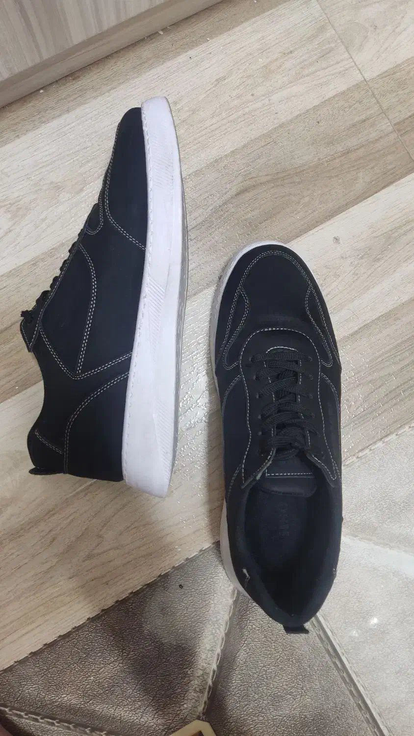 کفش اسپرت کاملا نو|کیف، کفش، کمربند|سمنان, |دیوار