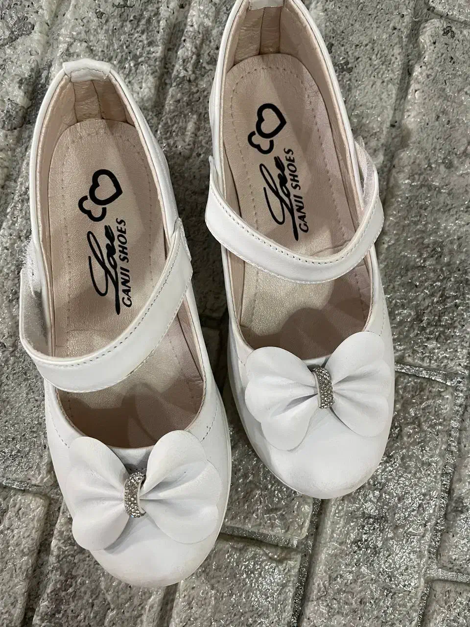 کفش بچگانه کاملا نو سایز ۳۲|کفش و لباس بچه|بندر انزلی, معلم|دیوار