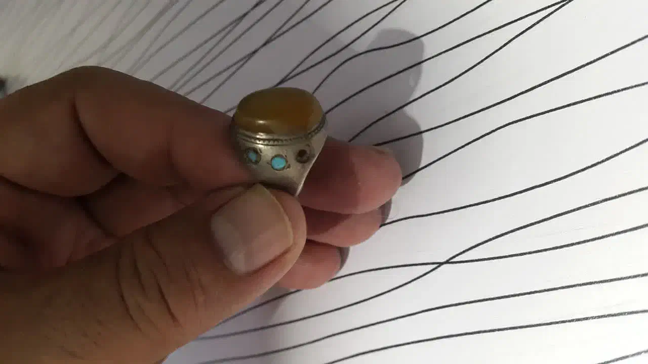 انگشتر عقیق قدیمی با رکاب نقره|کلکسیون اشیاء عتیقه|سبزوار, مدرس|دیوار