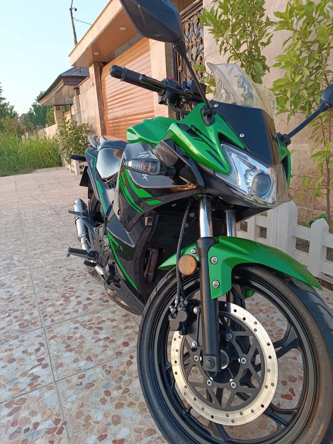 مگلی۲۰۰|موتورسیکلت|لشت نشا, |دیوار