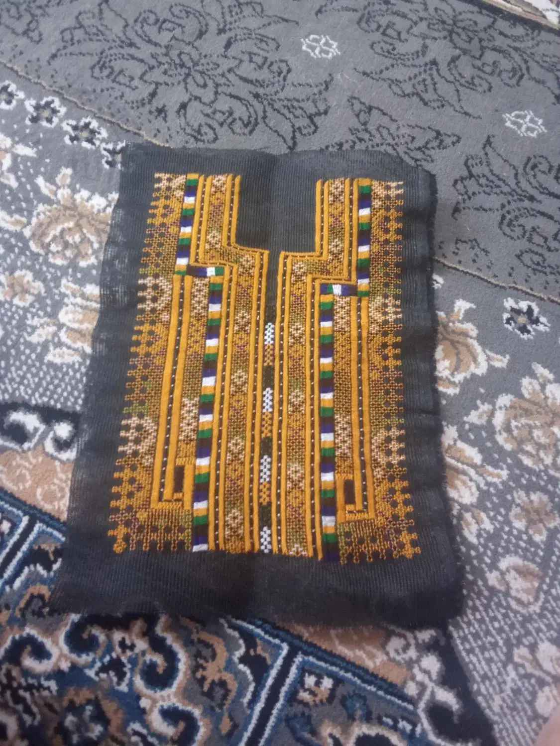 زی استین|لباس|سراوان, |دیوار