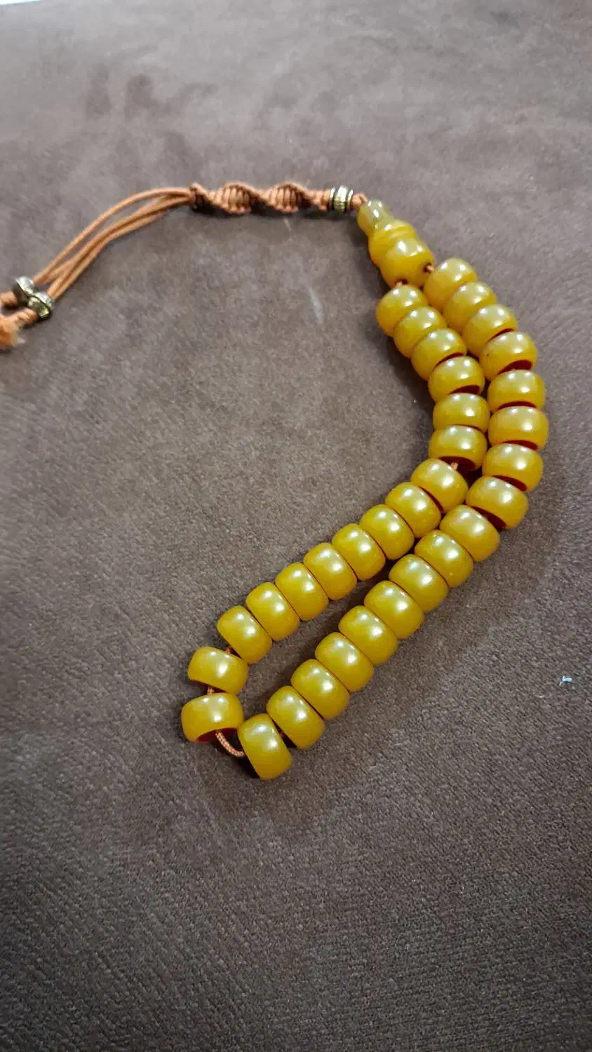 تسبیح یاغبال|کلکسیون اشیاء عتیقه|خوی, |دیوار