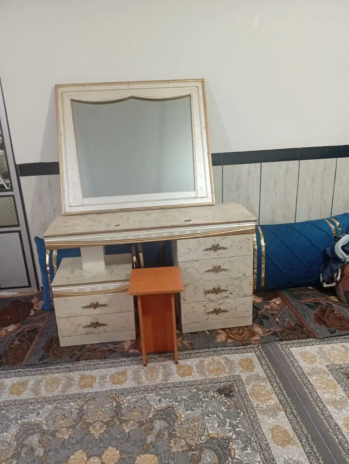 میز آرایش|مبلمان خانگی و میز عسلی|قطور, |دیوار