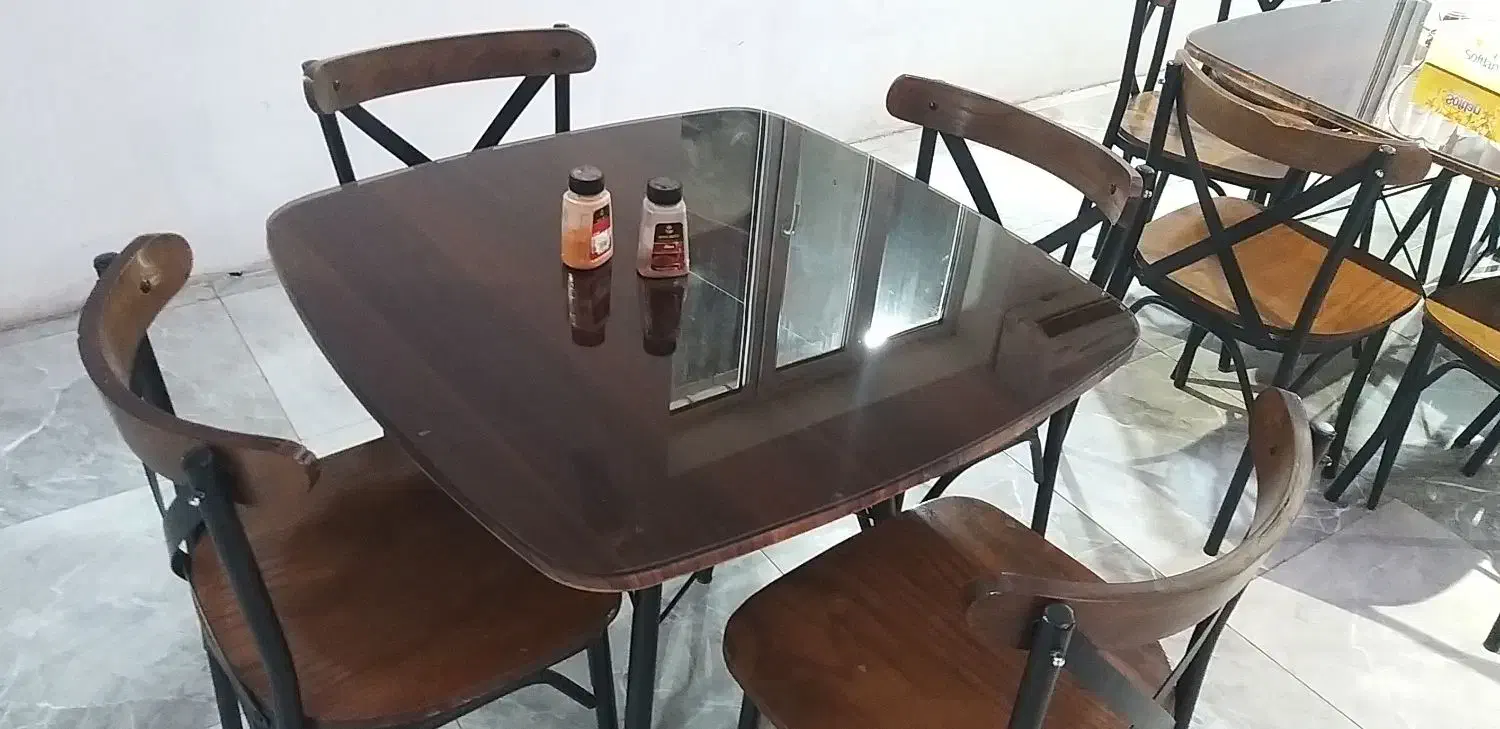 میز و صندلی|کافیشاپ و رستوران|خرمآباد, |دیوار