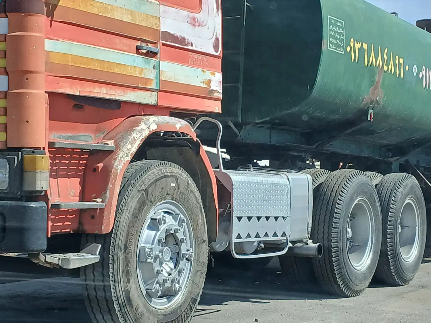 کشنده|خودرو سنگین|رباط‌کریم, رباط‌کریم|دیوار