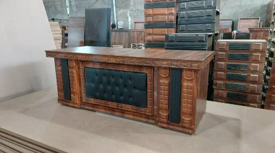 میز مدیریتی آراد|دفتر کار|صدرا-فارس, فاز ۱|دیوار