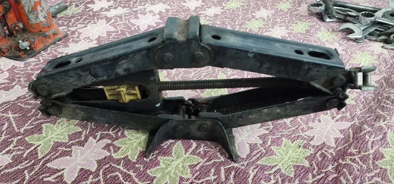 جک روغنی، جک کتابی|قطعات یدکی و لوازم جانبی|قم, انصار‌الحسین|دیوار