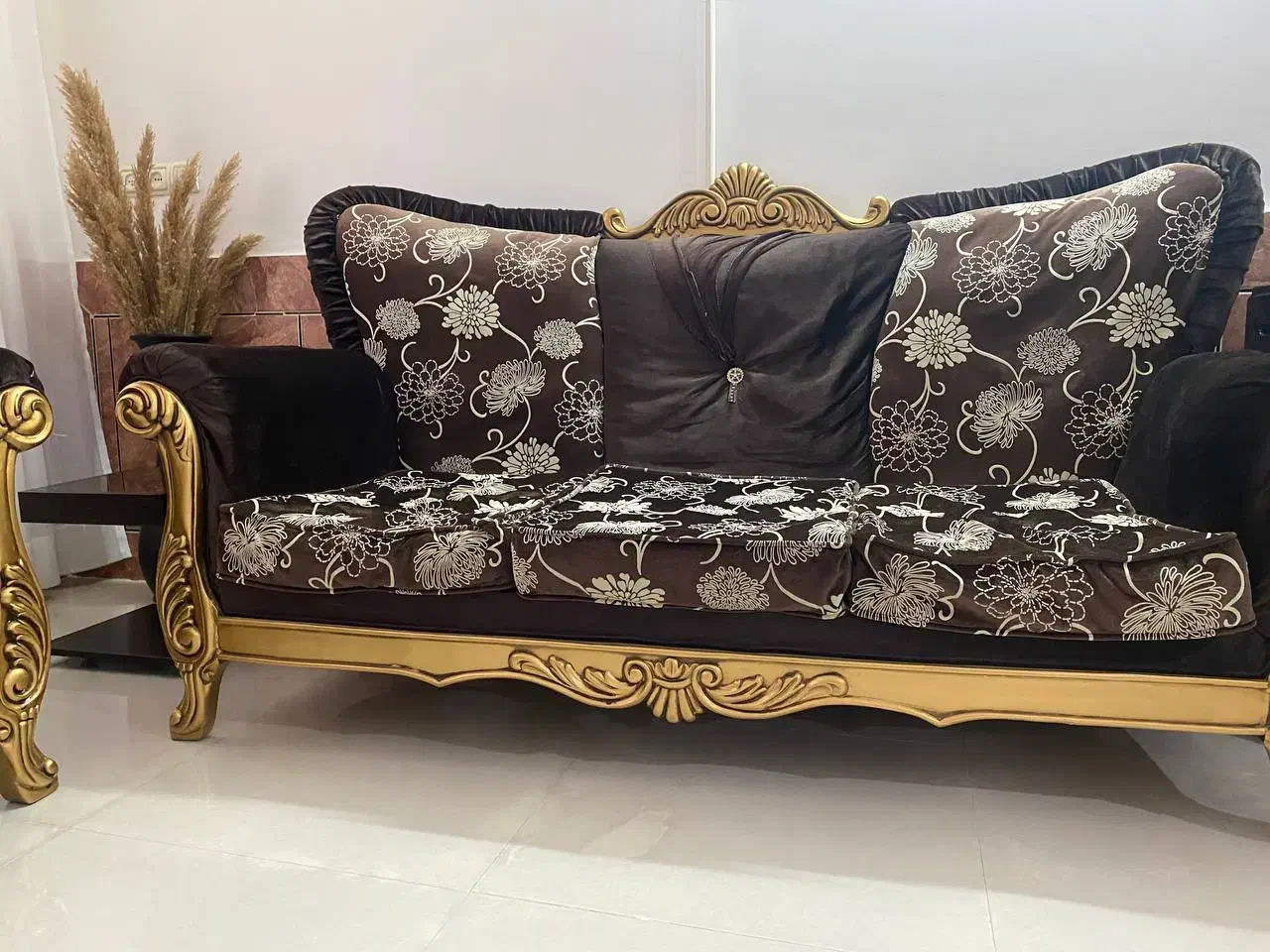 مبل نیمه سلطنتی هفت نفره|مبلمان خانگی و میز عسلی|شیروان (خراسان), |دیوار