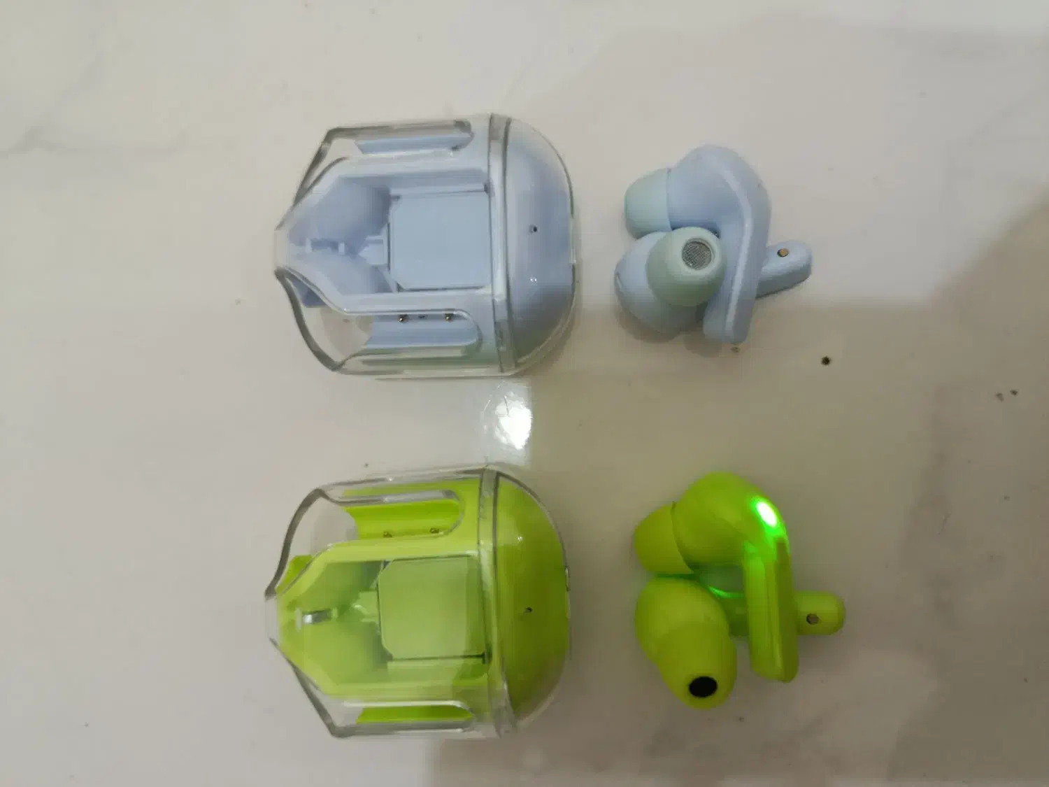 2تا ایرپاد رنگی|لوازم جانبی موبایل و تبلت|بروجرد, |دیوار