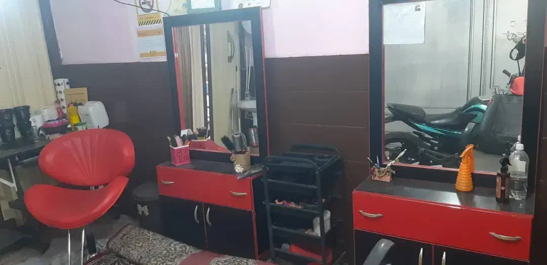 فروش وسایل آرایشگاه یجا|آرایشگاه و سالنهای زیبایی|خرمآباد, |دیوار