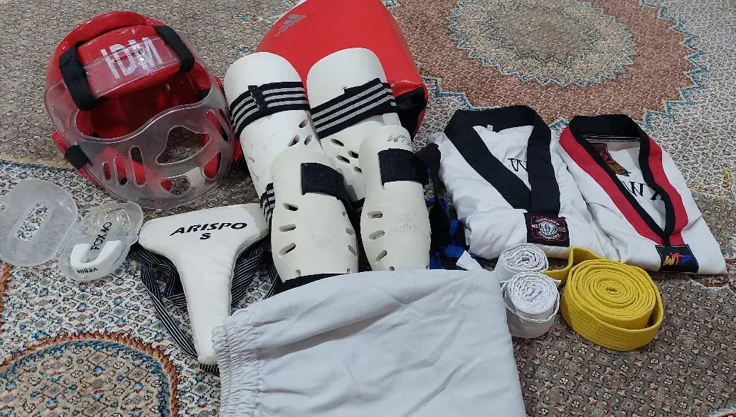 وسایل تکواندو/هوگو/کلا تکواندو/لباس تکواندو/کمربند|تجهیزات ورزشی|قهدریجان, |دیوار