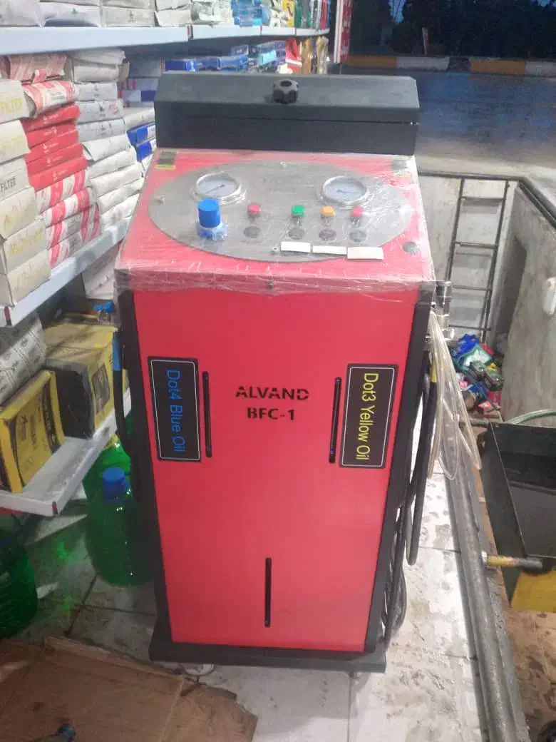 دستگاه تعویض روغن ترمز درحد نو به همراه یک تستر|ابزارآلات|کتالم و سادات شهر, |دیوار