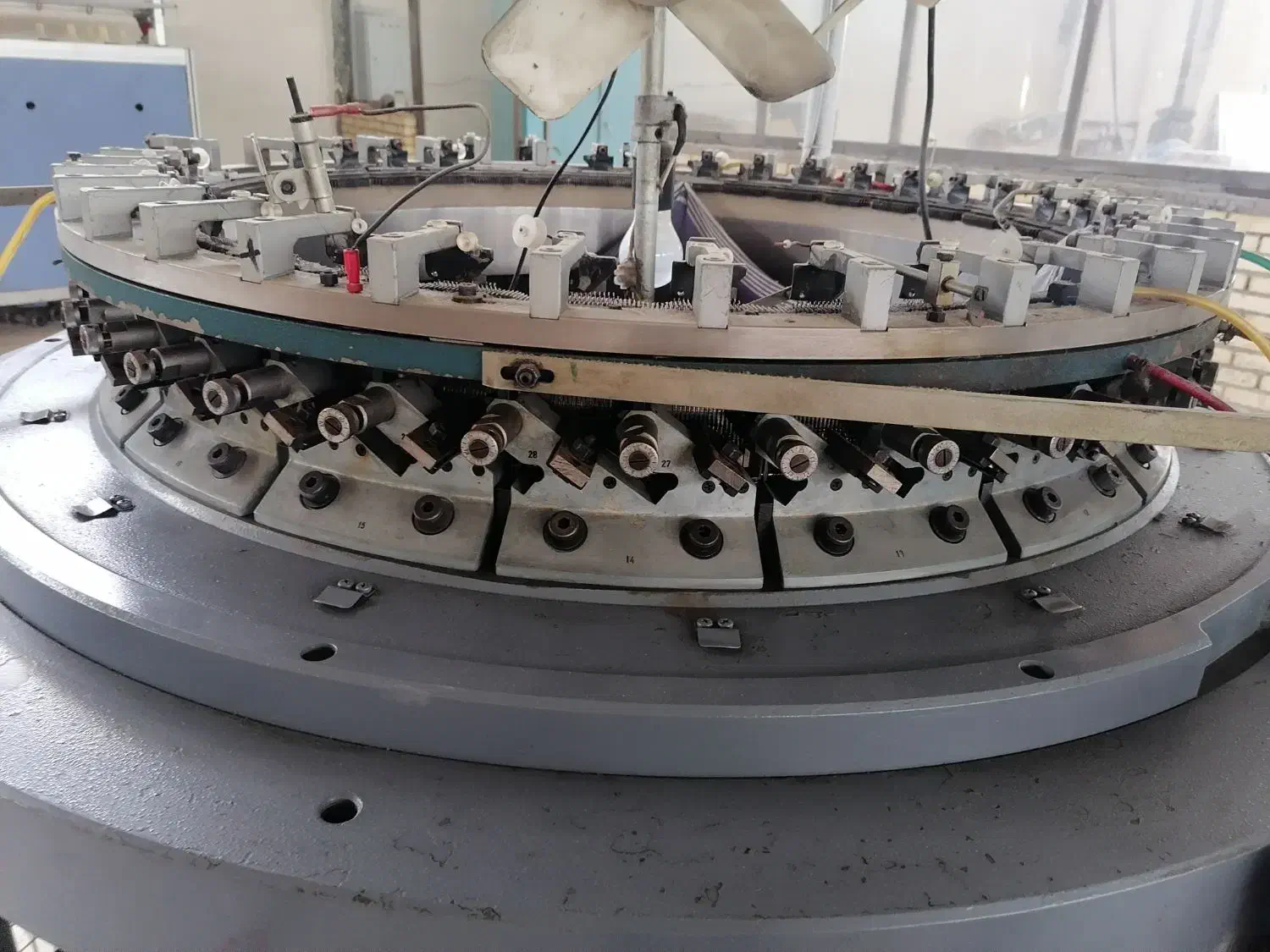 ماشین بافندگی گردباف آریزو و آلبی و ترود|ماشین‌آلات صنعتی|قرچک, مهدیه|دیوار