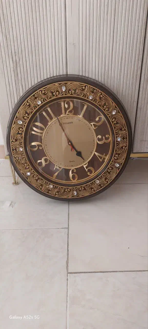 ساعت دیواری شیک در حد نو|ساعت دیواری و تزئینی|ری, اقدسیه|دیوار